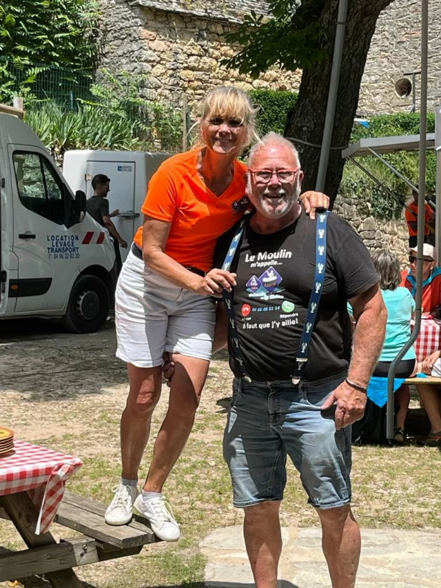 🥖🛶 J-15 avant la Balade Gourmande en canoë !
Chaque année, c’est notre rendez-vous préféré : une journée pour ralentir, savourer, pagayer… et (re)découvrir les Gorges du Tarn autrement.  Au programme ?
🌿 Un parcours entre Saint-Chély-du-Tarn, le Château de la Caze, notre Moulin et les Détroits
🍽️ Des haltes gourmandes avec des produits locaux qu’on aime tant (Malakoff, fougasses, confitures, fromages du coin et bien plus encore…)
🧡 Une ambiance conviviale, généreuse, simple… à notre image  📍 Il reste quelques places pour l’édition du dimanche 15 juin 2025.
👉 Réserve vite si tu veux vivre cette expérience unique !
(Lien dans la bio)  #lozere #lozeretourisme #gorgesdutarn